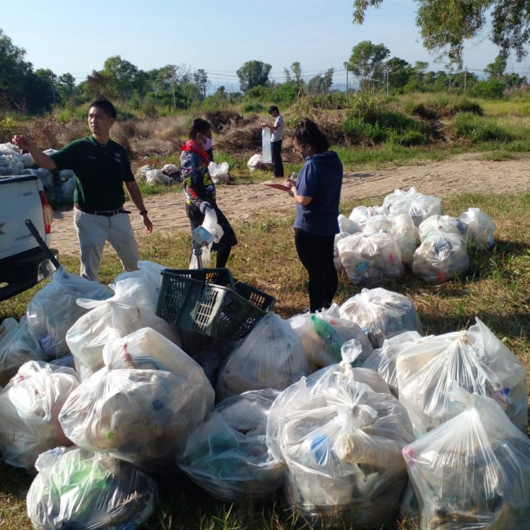 3.2 Tan Sampah Berjaya Dikutip Secara Berperingkat Di Pantai Goronggon Putatan