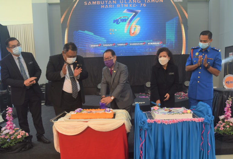 Sambutan Hari RTM ke 76.
