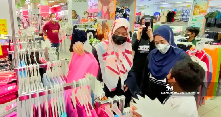 ‘Shopping Raya’ ceriakan 20 anak yatim,asnaf sambut Aidilfitri