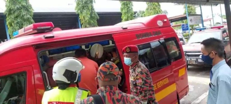 Bomba tenangkan pelajar mengamuk 