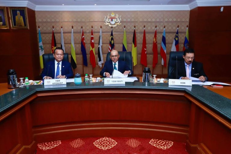 Cadangan harga siling ayam dibawa ke kabinet rabu ini – Ronald Kiandee