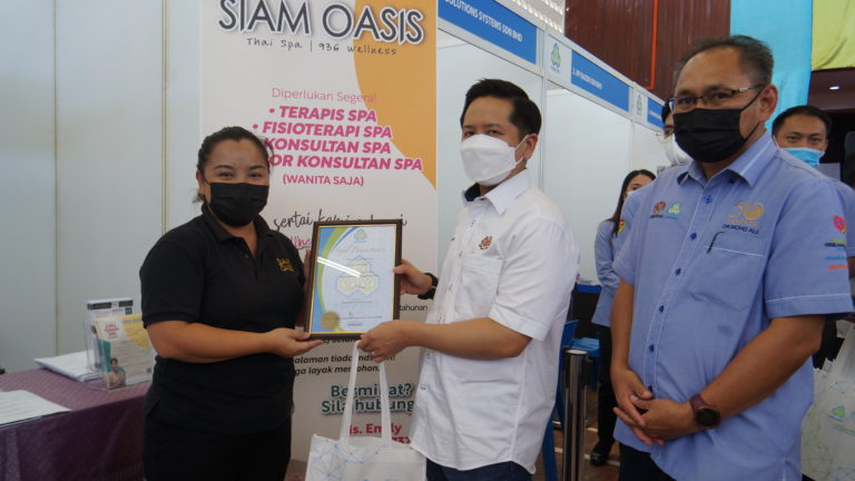 Karnival Kerjaya Belia di Pensiangan bantu anak muda cari pekerjaan