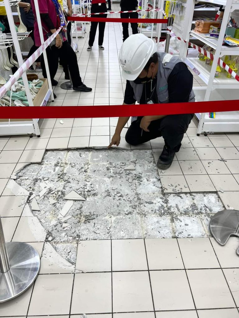 Jubin retak sebabkan kekecohan di Harbour Mall Sandakan
