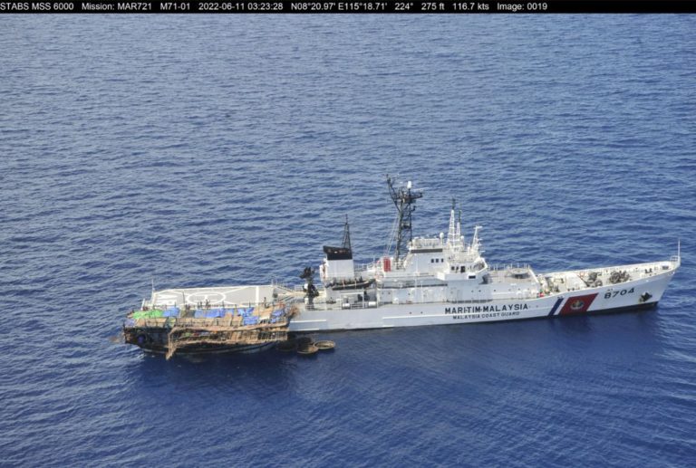 Bot nelayan asing ditahan, kaut tiga tan hasil laut negara