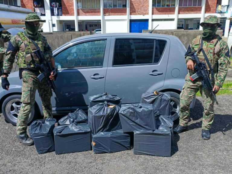 QRF ATB2 menumpaskan sindiket seludup rokok dan tembakau tidak bercukai di Tawau