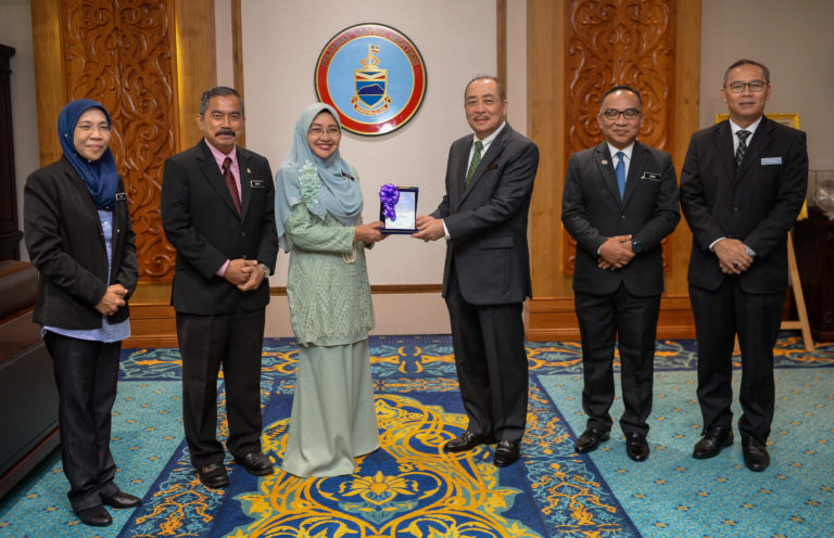 KM terima kunjungan hormat rombongan pengarah pendidikan negeri Sabah