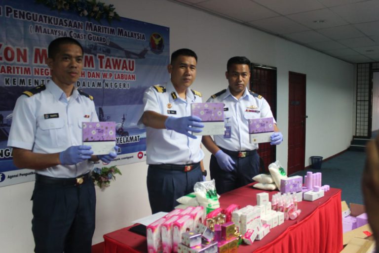 Maritim Malaysia tahan bot kargo bawa barangan kawalan, kosmetik