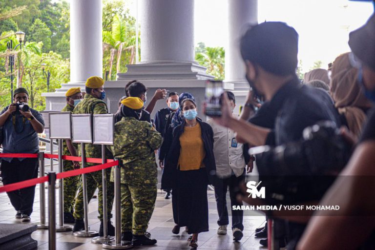 Wanita Tular Hina Islam didakwa pagi ini