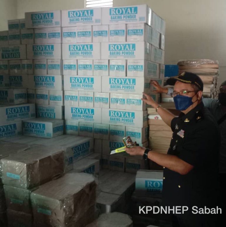 KPDNHEP serbu dua premis jual serbuk penaik tiruan di Tawau