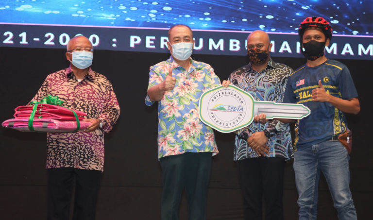 SEDIA beri 300 motosikal kepada belia