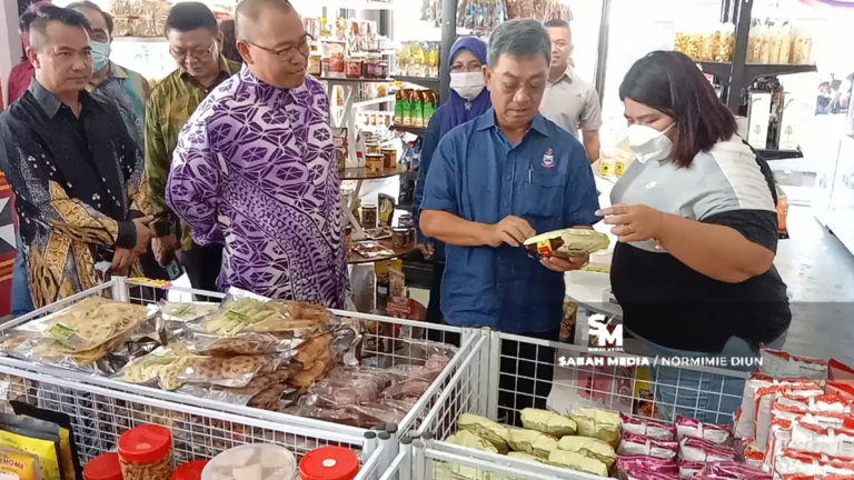 Pengusaha IKS disaran hantar produk mereka ke Kedai IKS – Dr Joachim