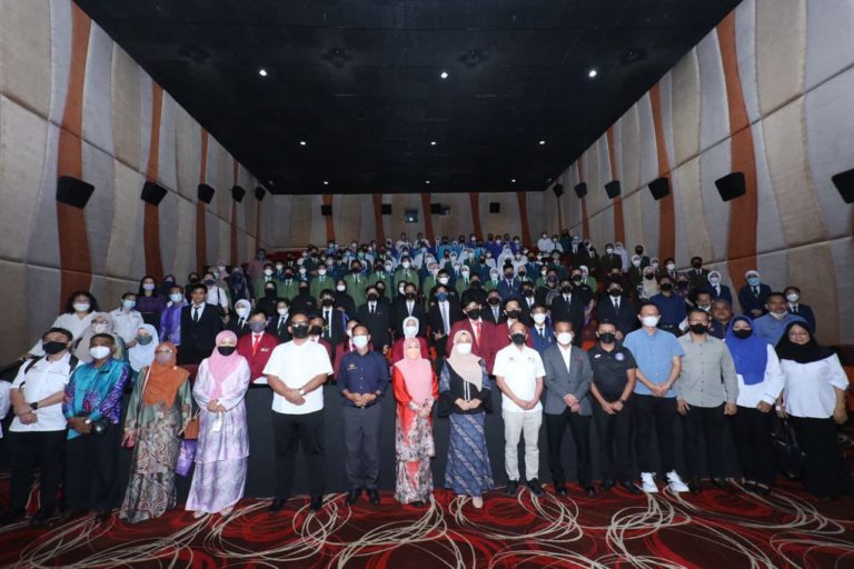 Filem sejarah tingkat jati diri, daya juang pelajar – Tah Nia