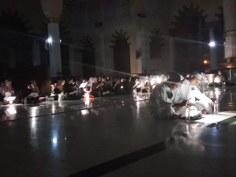 Program Munajat Keluarga Malaysia diteruskan meskipun bekalan elektrik terputus