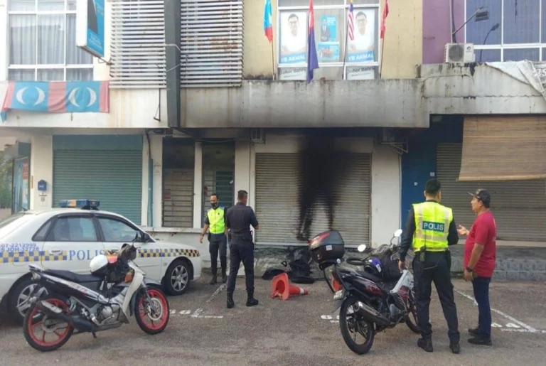 Pejabat Keadilan Johor Bharu Terbakar