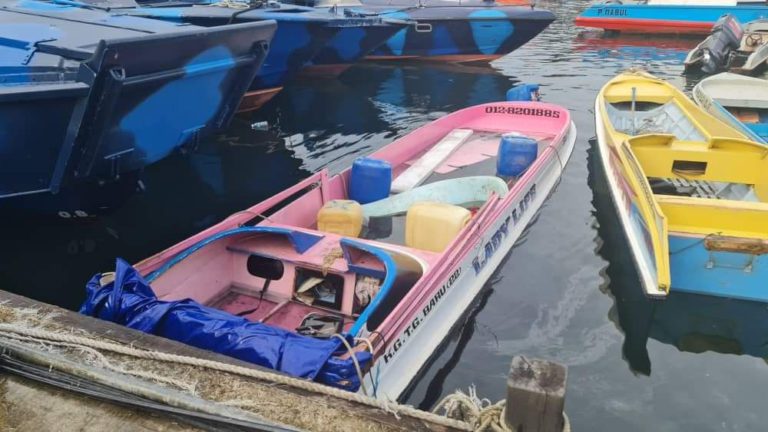 Juragan berenang enam jam minta bantuan, bot hampir karam