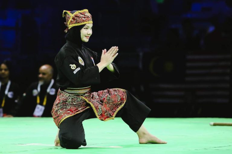 Tiada paksaan malah  sangat menghormati, mencintai seni silat – Merrywati
