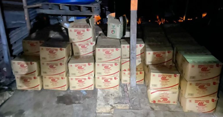 2 lelaki tempatan ditahan cuba seludup minyak masak ke negara jiran