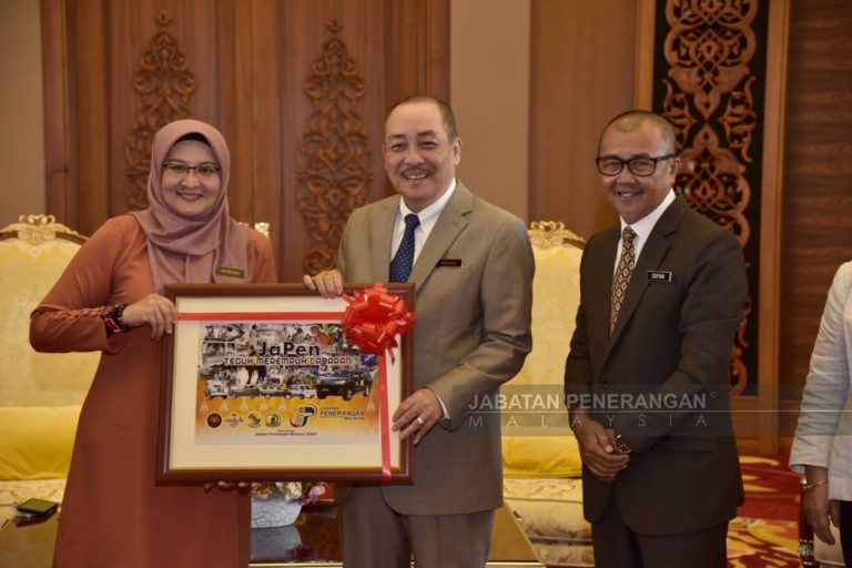 Hajiji terima kunjungan Pengarah JaPEN Sabah yang baharu