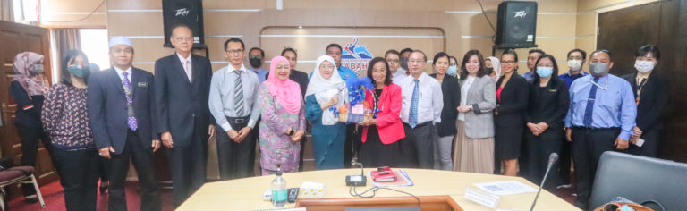 AJK Love Healthy KK adakan kunjungan hormat kepada Pengarah Jabatan Kesihatan Sabah