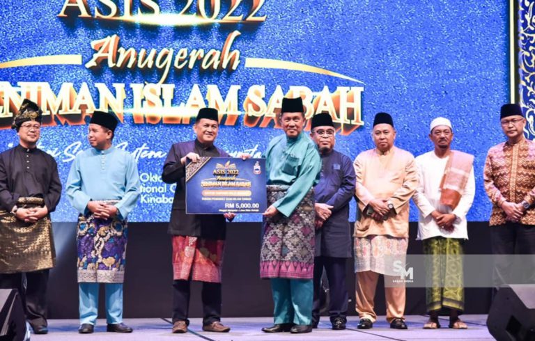 Sapawi, Nazrey antara penerima ASIS 2022