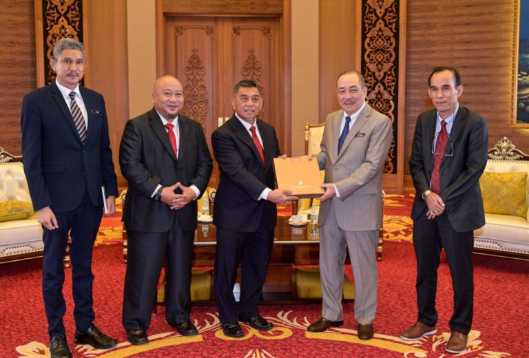 Naib Canselor Baharu UMS adakan kunjungan hormat kepada Ketua Menteri Sabah