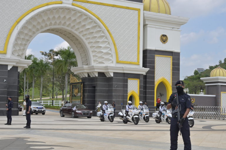 Sultan Johor, Yang Dipertuan Besar Negeri Sembilan Berangkat Dari Istana Negara