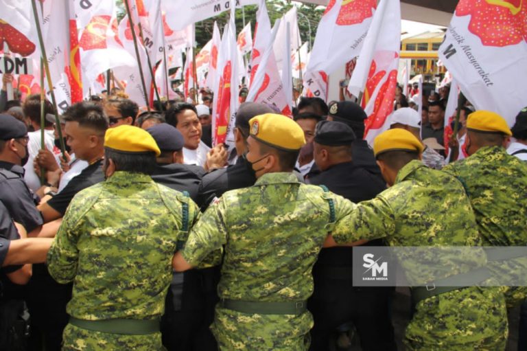 PRU15 : Proses penamaan calon di Tenom bertukar kecoh