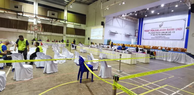 PRU15: Keputusan rasmi tangguh, tiga peti undi lewat sampai akibat banjir