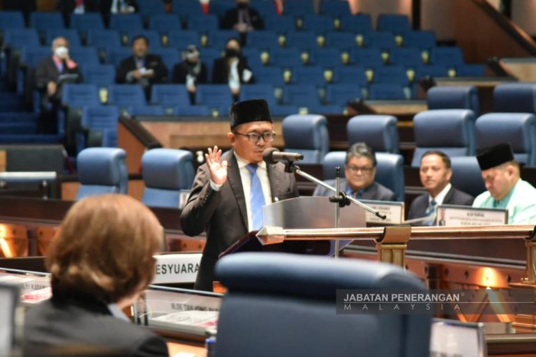 DUN Sabah : Jamil Hamzah angkat sumpah sebagai ADUN Bugaya