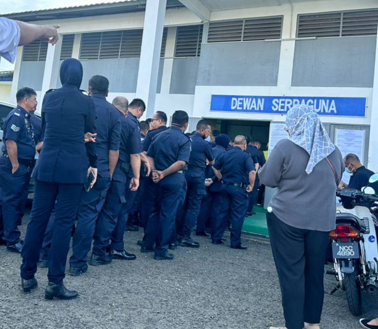 PRU15: Anggota, pegawai polis keluar mengundi bagi DUN Bugaya dan Parlimen Semporna