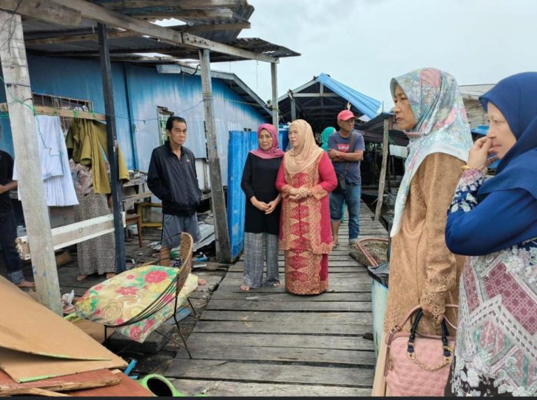 15 rumah di Menumbok terjejas susulan air pasang besar