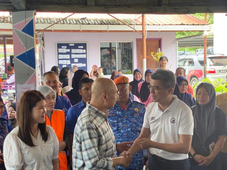 Armizan lawat penduduk terjejas fenomena air pasang besar di Sandakan