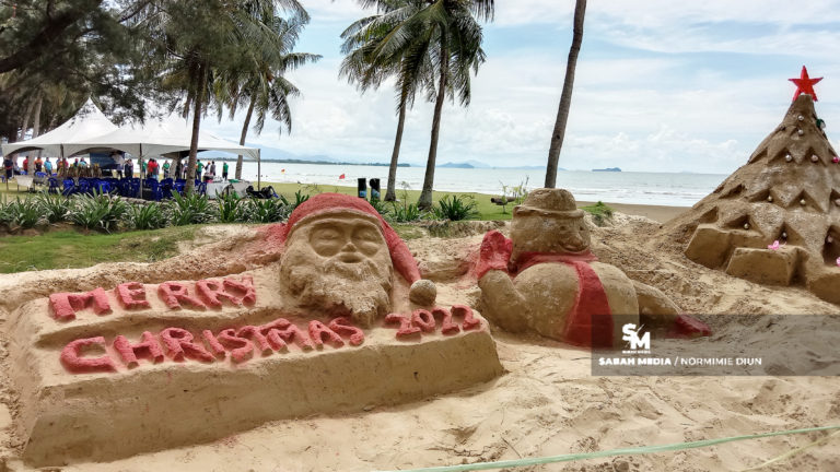 Arca pasir Kad Ucapan Hari Natal, curi tumpuan pengunjung