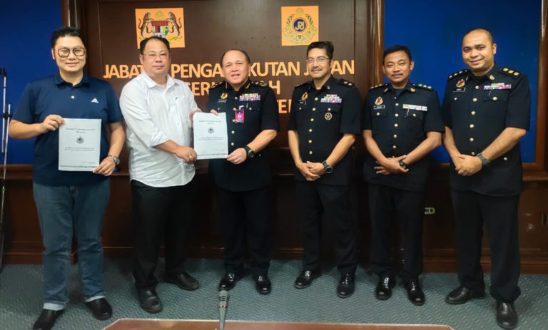 JPJ Sabah sambut baik cadangan lekat iklan di bas sekolah