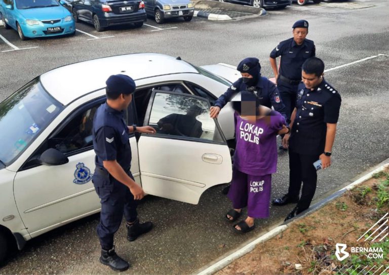 Tekup muka anak guna bantal hingga mati, wanita didakwa 