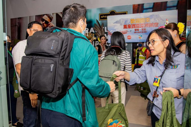 Penerbangan Hong Kong ke Kota Kinabalu disambung semula