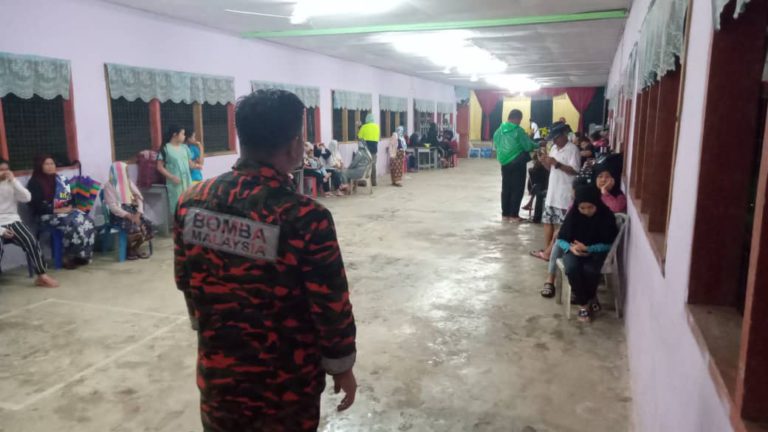 Banjir : 38 mangsa dipindahkan di Kampung Sibaung Pitas