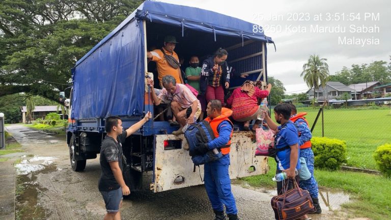 Banjir : Jumlah mangsa di Sabah terus meningkat, tiga daerah terjejas