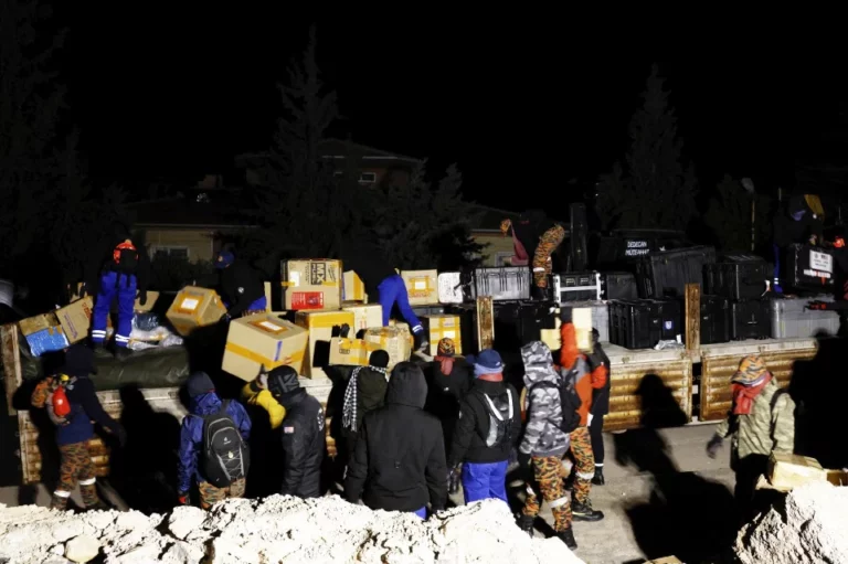 Masalah Logistik – pergerakan pasukan penyelamat kedua ke ’Groud Zero’  terganggu