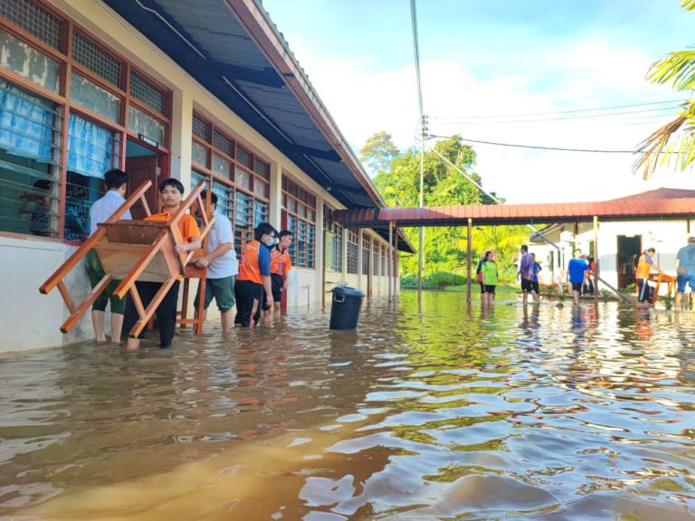 Banjir : 2,386 murid, pelajar terjejas banjir di tiga daerah di Sabah