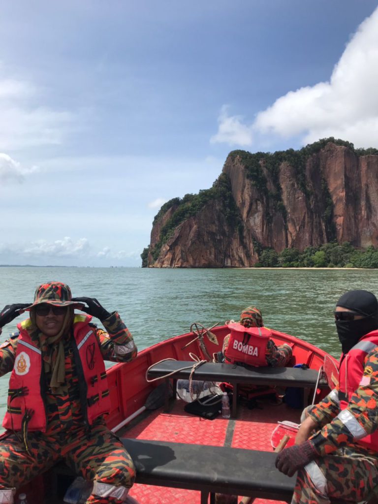Terjun laut elak polis, remaja ditemukan lemas 