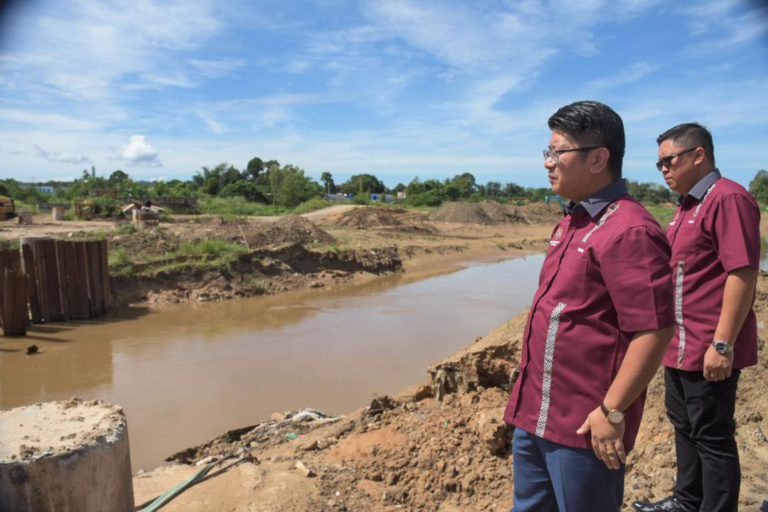 Projek tebatan banjir Sungai Moyog Pakej 1,3 sedang dilaksana