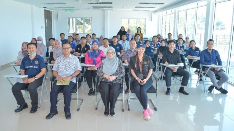 UMS anjur program latihan hapus tempat pembiakaan Aedes