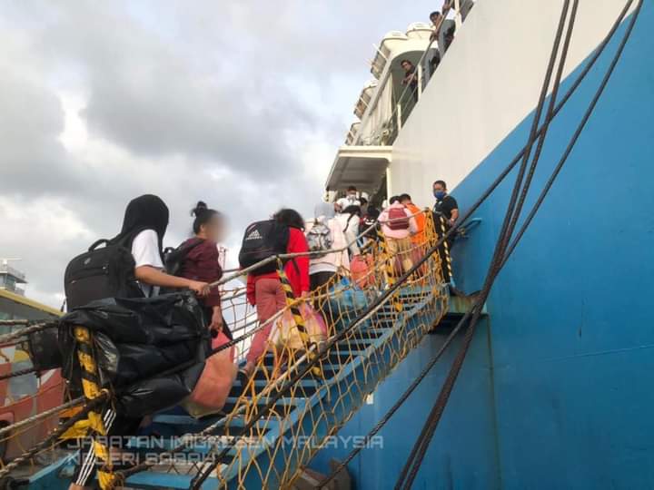 JIM Sabah hantar pulang 653 PATI warga Filipina ke negara asal