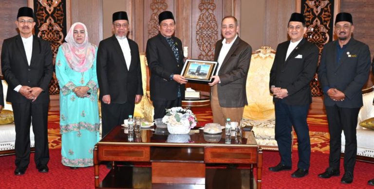 Hajiji terima kunjungan hormat Rabitah Antarabangsa Alumni al-Azhar Malaysia