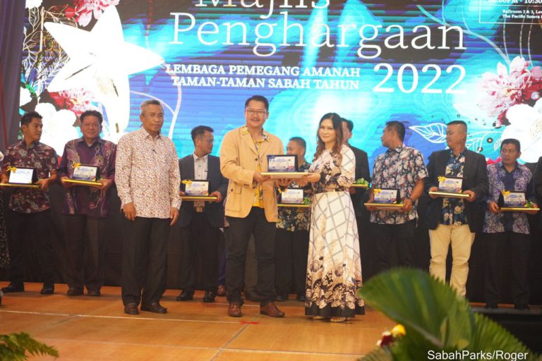 Laksana tugas dengan penuh integriti, amanah – Christina