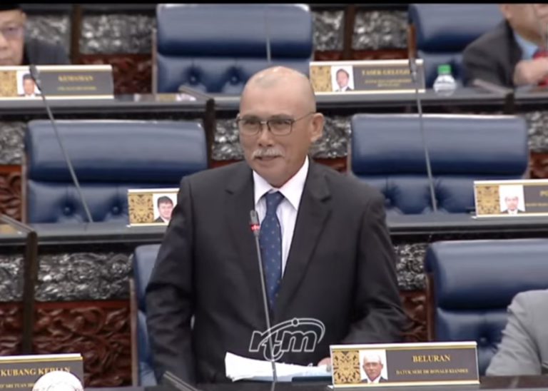 ‘Tak semua bunga ros, rupanya ada tahi ayam’ – Ronald Kiandee sindir blok Kerajaan