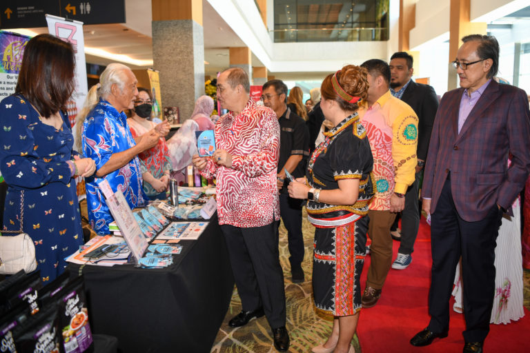 Usahawan digesa tambah baik produk rebut peluang yang disediakan – Hajiji