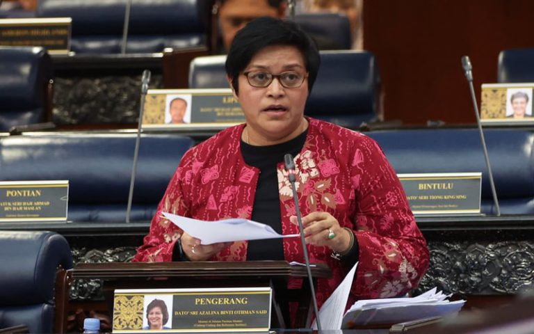 Tiada Perlindungan Kepada Pemberi Maklumat Jika Dedahkan Skandal Kepada Umum – Azalina