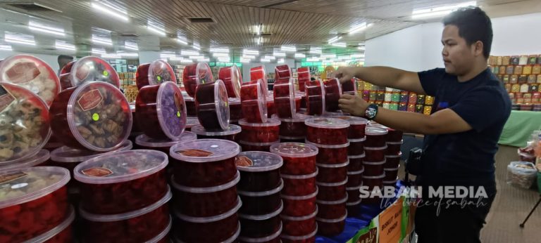 Pengusaha biskut raya guna media sosial promosi produk